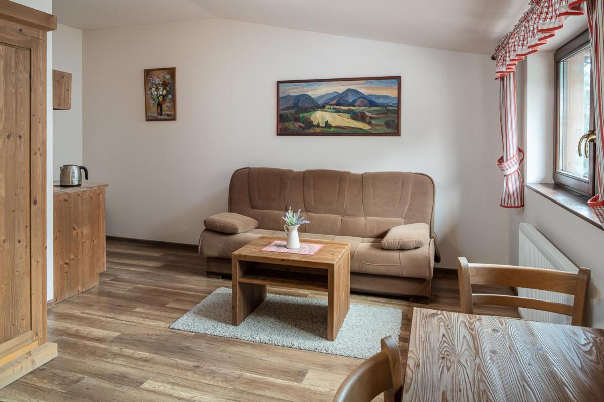Wellness Hotel Ondrasuv Dvur Bila  Buitenkant foto