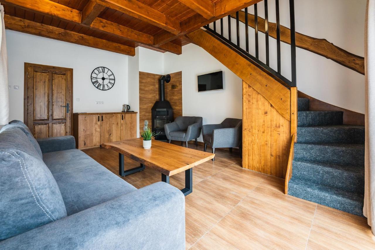 Wellness Hotel Ondrasuv Dvur Bila  Buitenkant foto