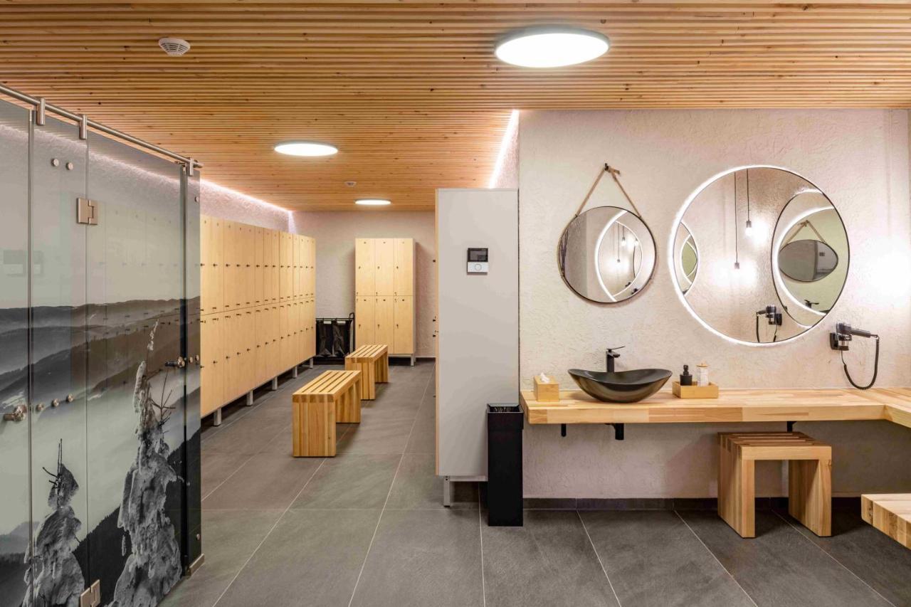 Wellness Hotel Ondrasuv Dvur Bila  Buitenkant foto