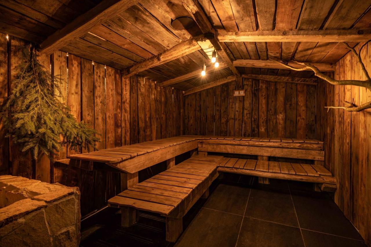 Wellness Hotel Ondrasuv Dvur Bila  Buitenkant foto