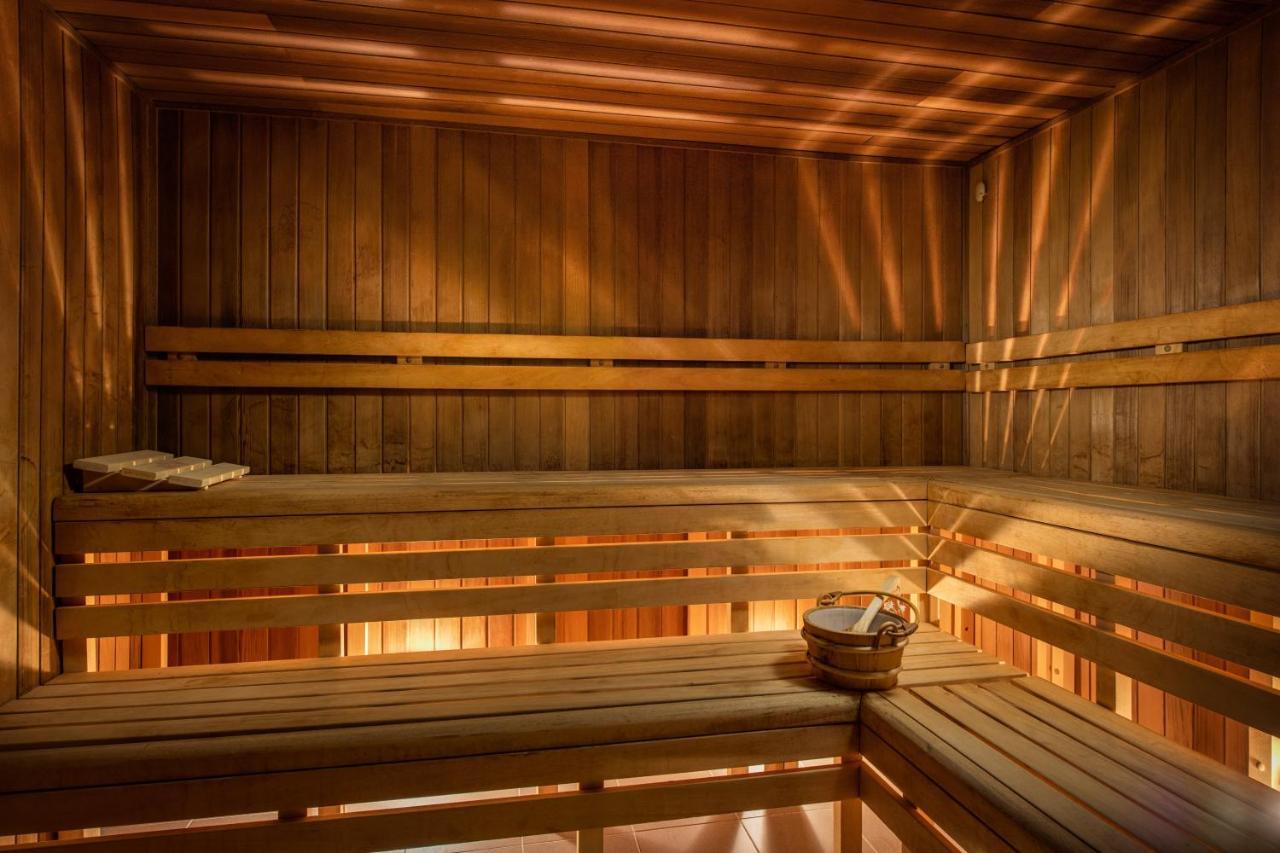 Wellness Hotel Ondrasuv Dvur Bila  Buitenkant foto
