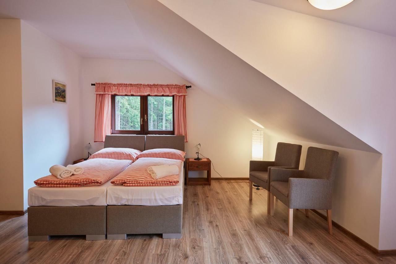 Wellness Hotel Ondrasuv Dvur Bila  Buitenkant foto